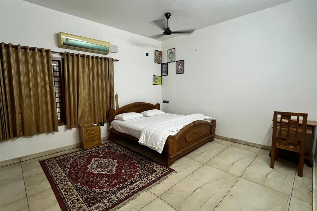 Traditional House Near Holiday home Kochi